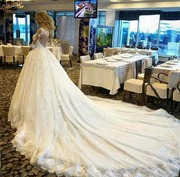 Шикарное свадебное платье.  Шлейф 7м. Р-р 40-42